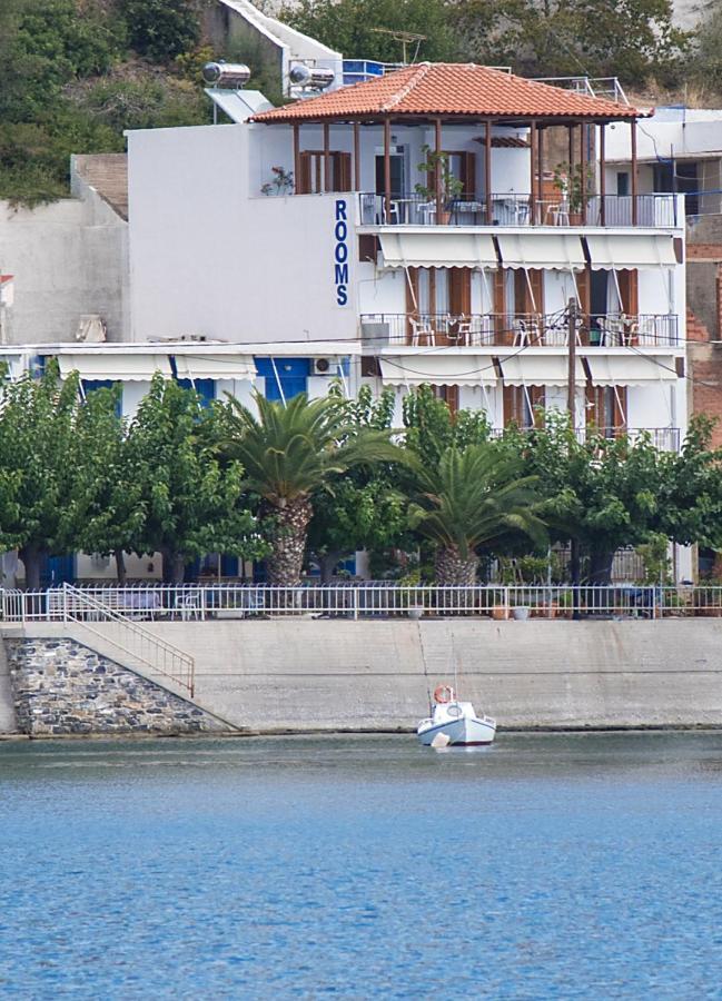 Orfanos Loutraki Rooms Exteriör bild