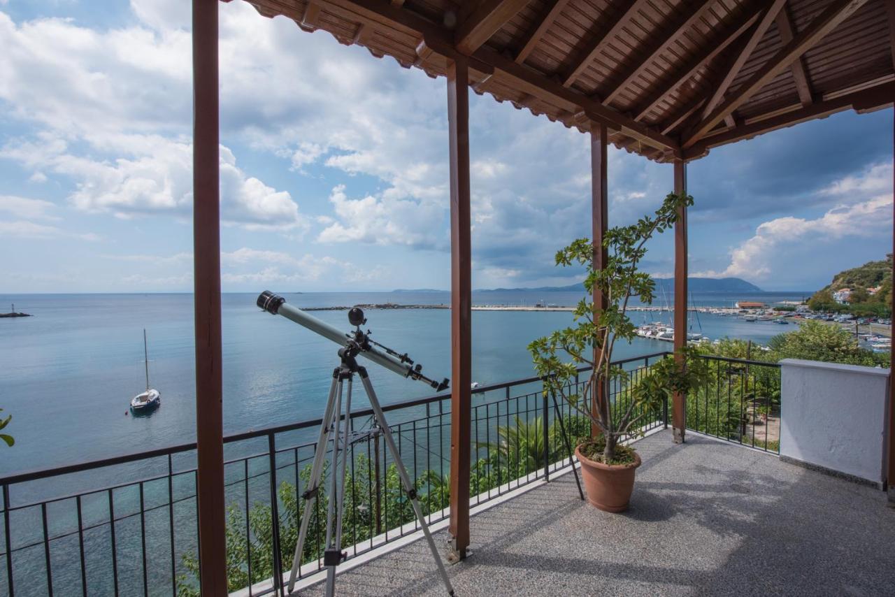 Orfanos Loutraki Rooms Exteriör bild