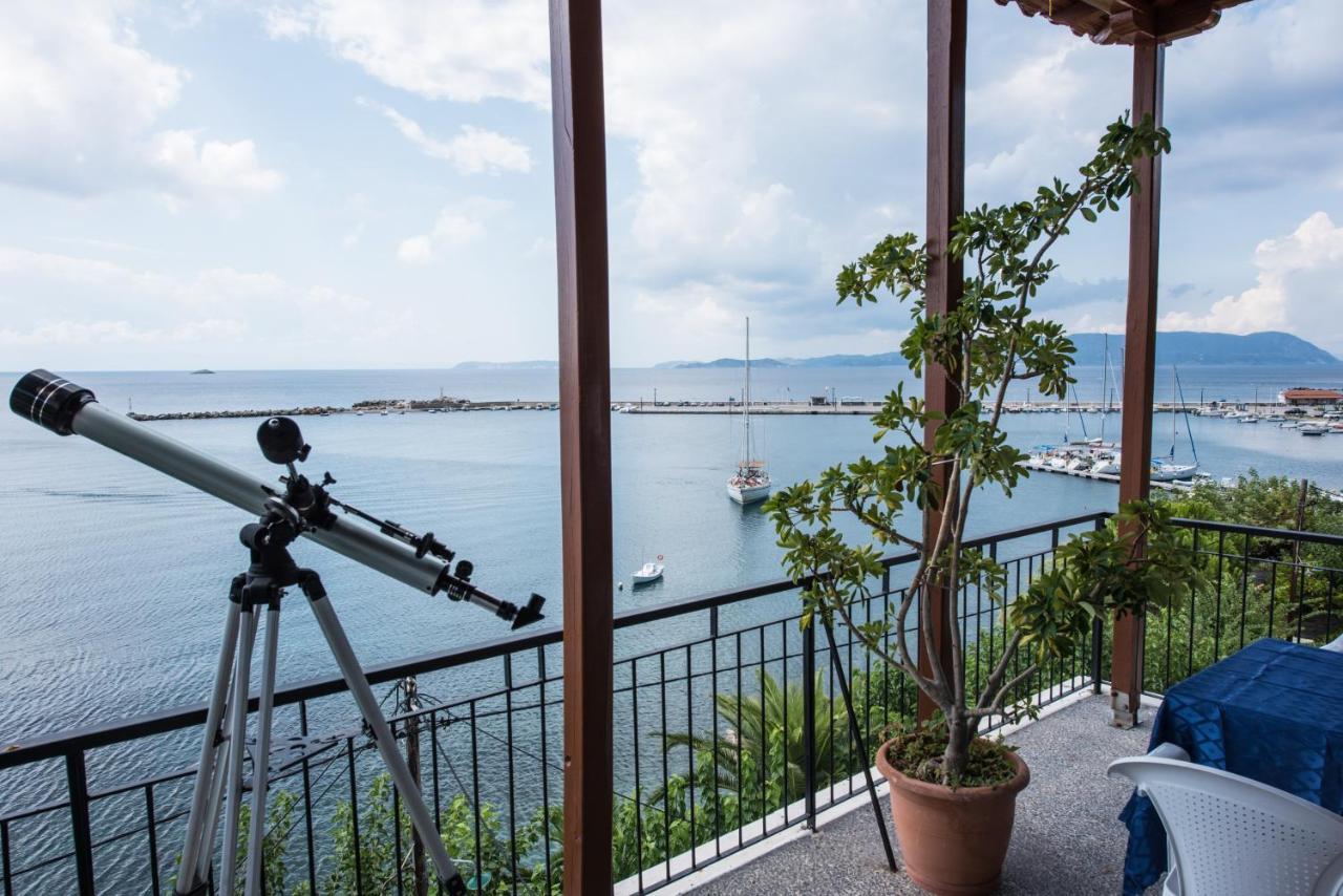 Orfanos Loutraki Rooms Exteriör bild