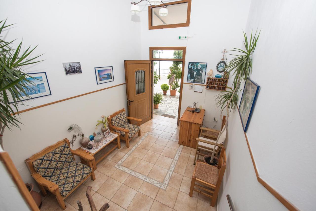 Orfanos Loutraki Rooms Exteriör bild