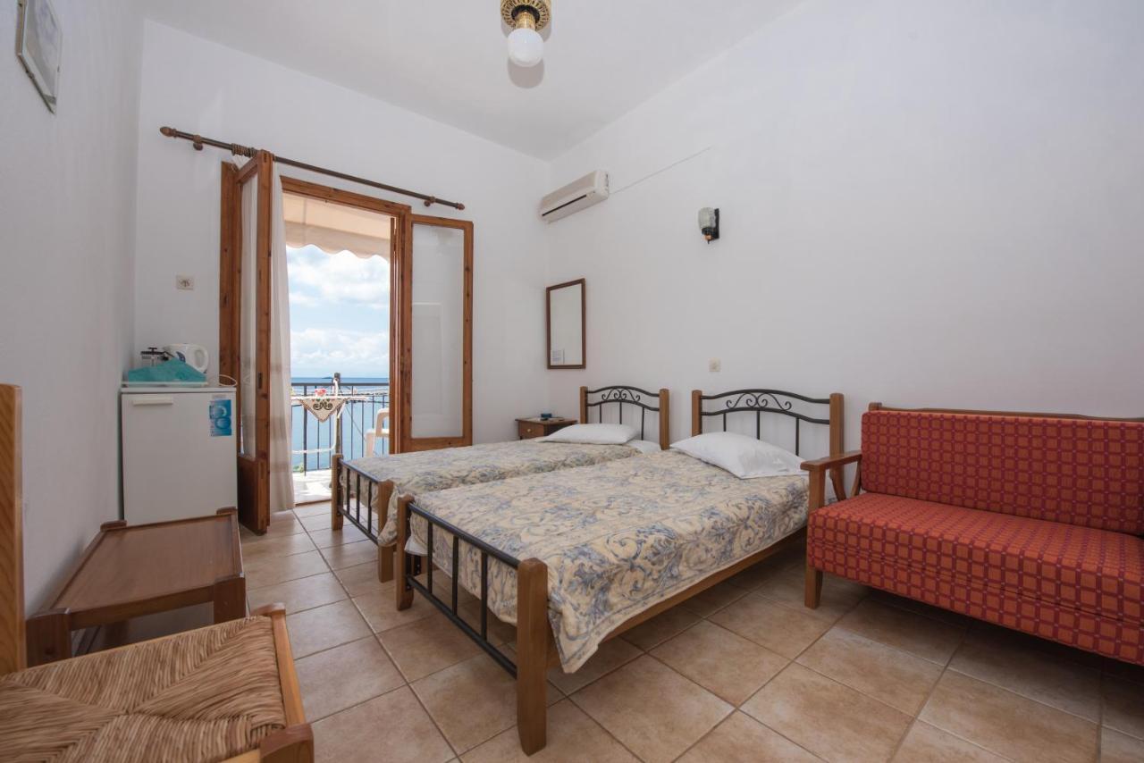 Orfanos Loutraki Rooms Exteriör bild